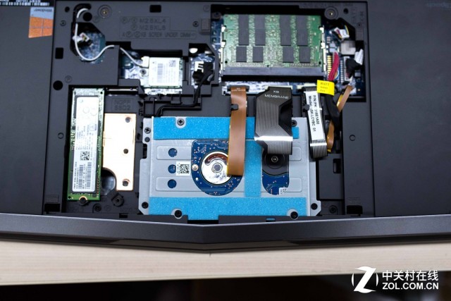 Alienware-15-R2-Disassembly-2