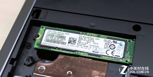 Alienware-15-R2-Disassembly-3